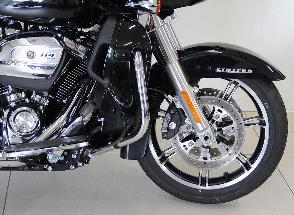 Harley-Davidson 114 Road Glide Limited (2020) - FLTRK (2)