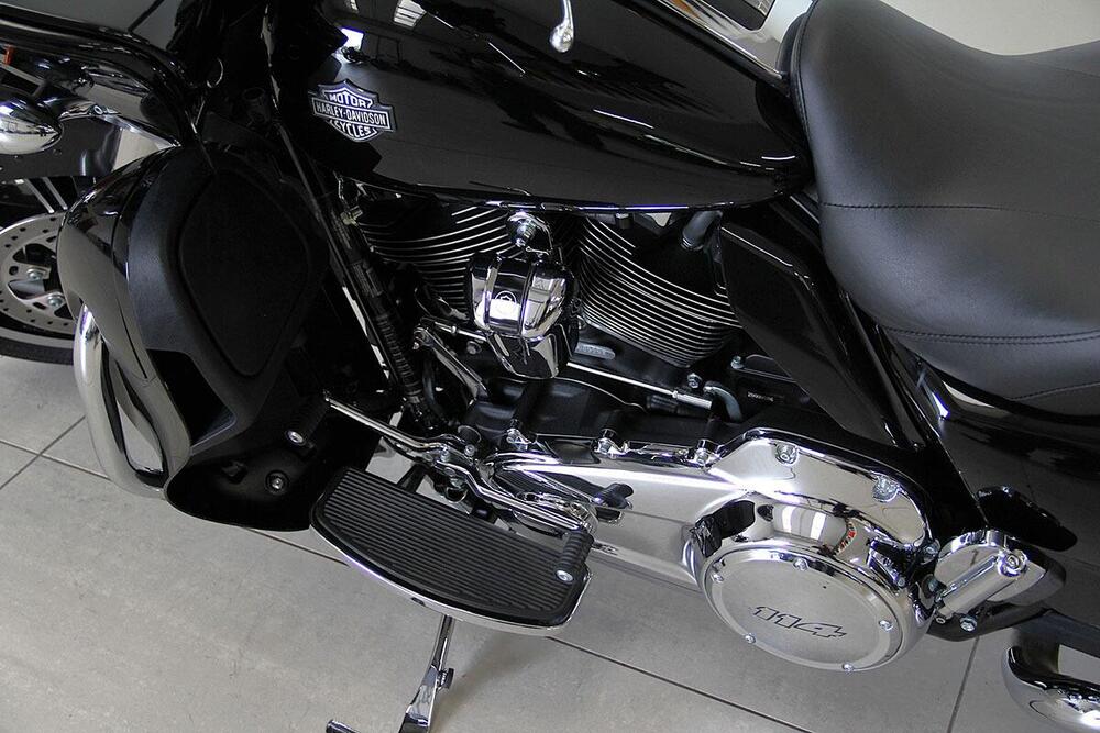 Harley-Davidson 114 Road Glide Limited (2020) - FLTRK (12)