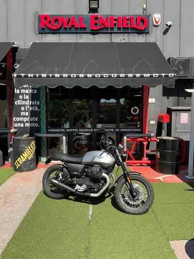 Moto Guzzi V7 III Rough (2018 - 20) usata