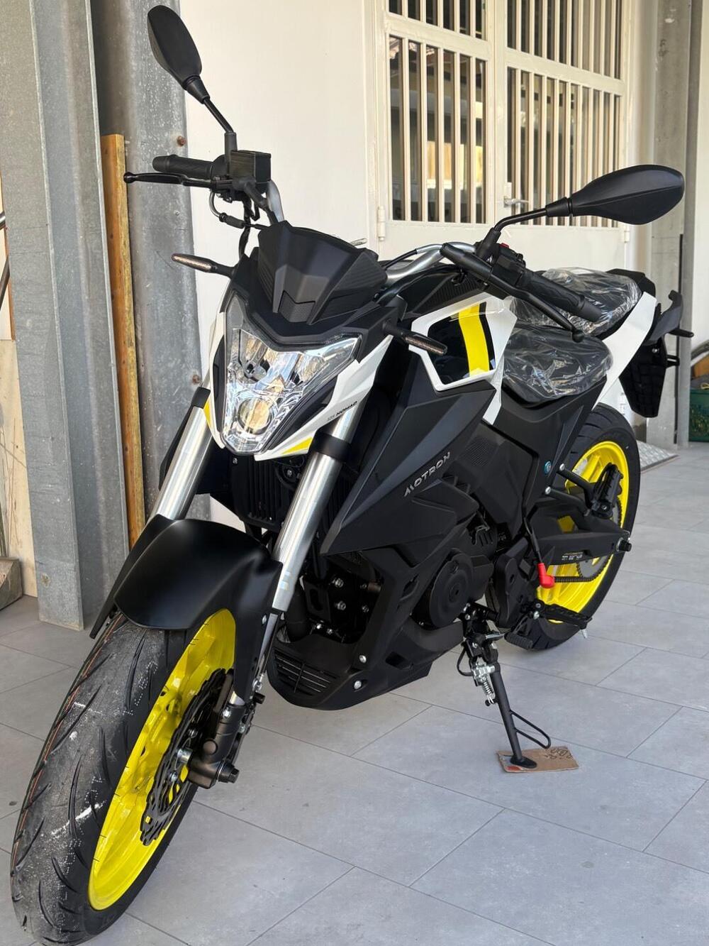 Motron Motorcycles Nomad 125 (2022 - 26) (5)