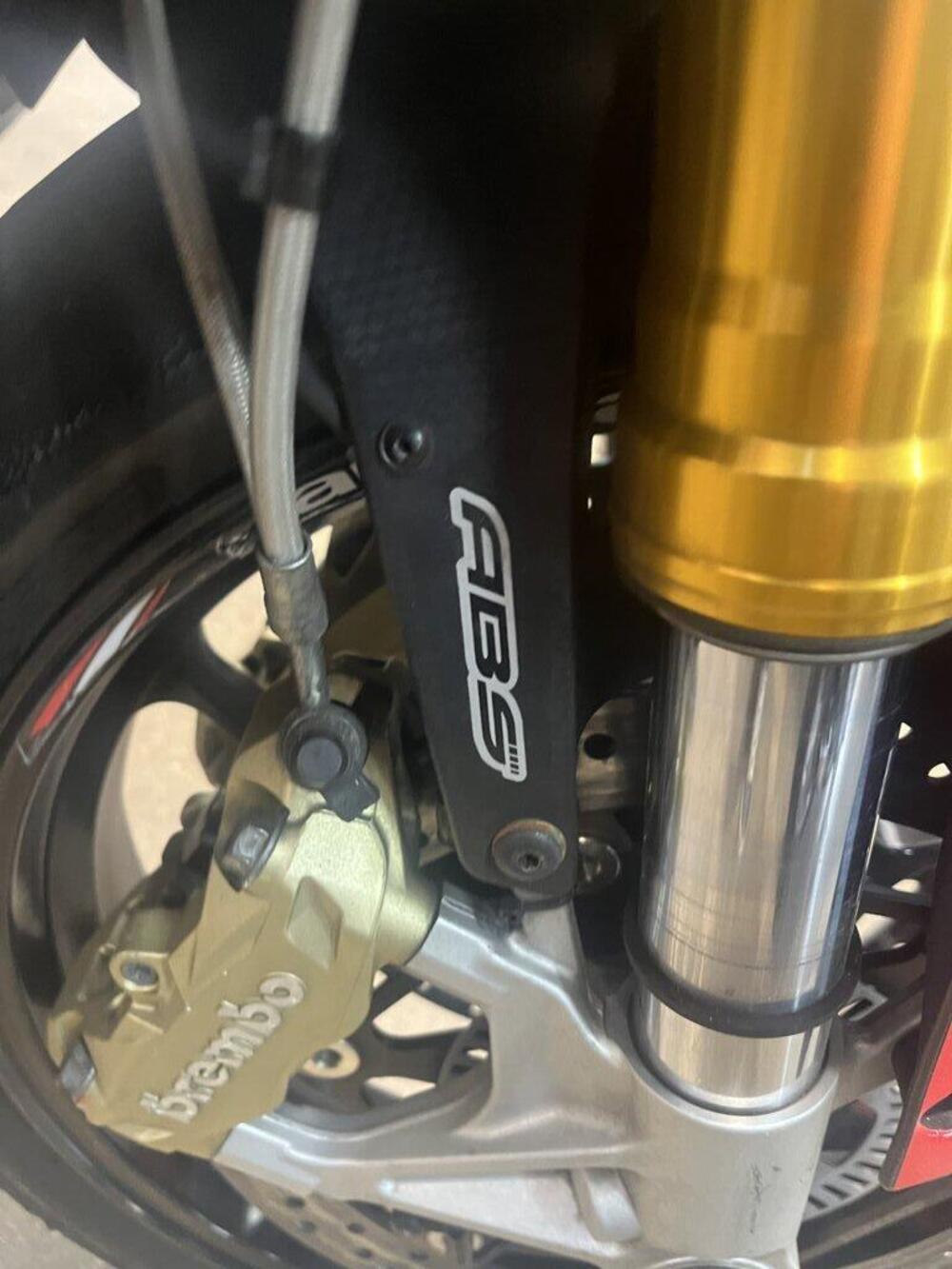 Aprilia Tuono V4 R (2011 - 15) (4)