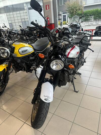 Yamaha XSR 700 XTribute (2021) usata
