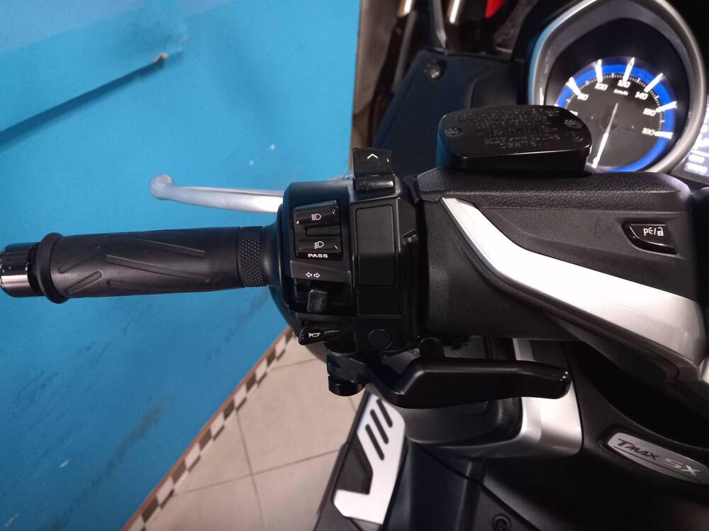 Yamaha T-Max 530 SX (2017 - 19) (19)