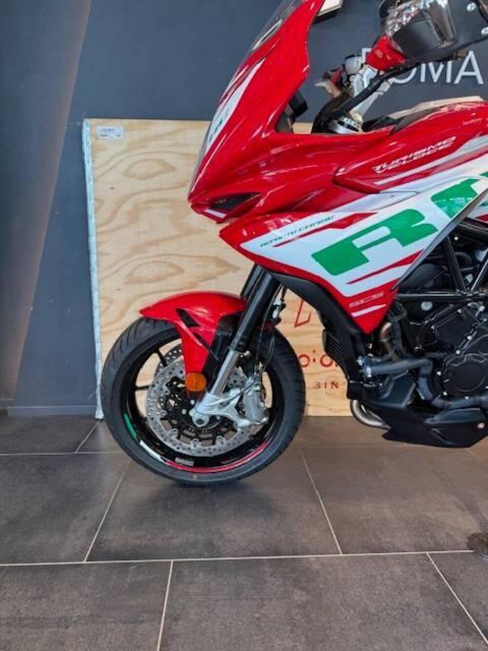 MV Agusta Turismo Veloce 800 RC SCS (2022 - 26) (3)