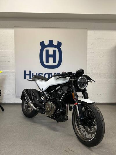 Husqvarna Vitpilen 401 (2021 - 23) usata