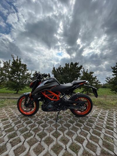 KTM 390 Duke (2021 - 23) usata