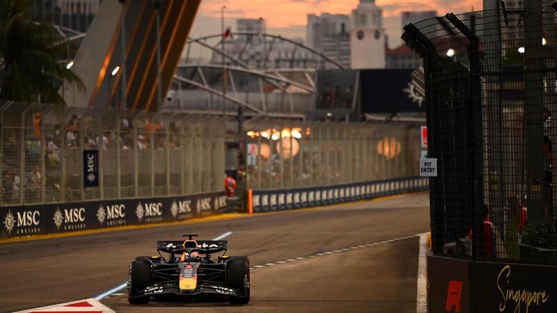 F1, Verstappen vola in FP3 a Singapore: Leclerc in difficolt&agrave;, McLaren favorita per la pole