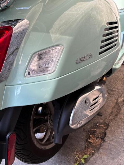 Vespa GTS 300 (2023 - 24) usata