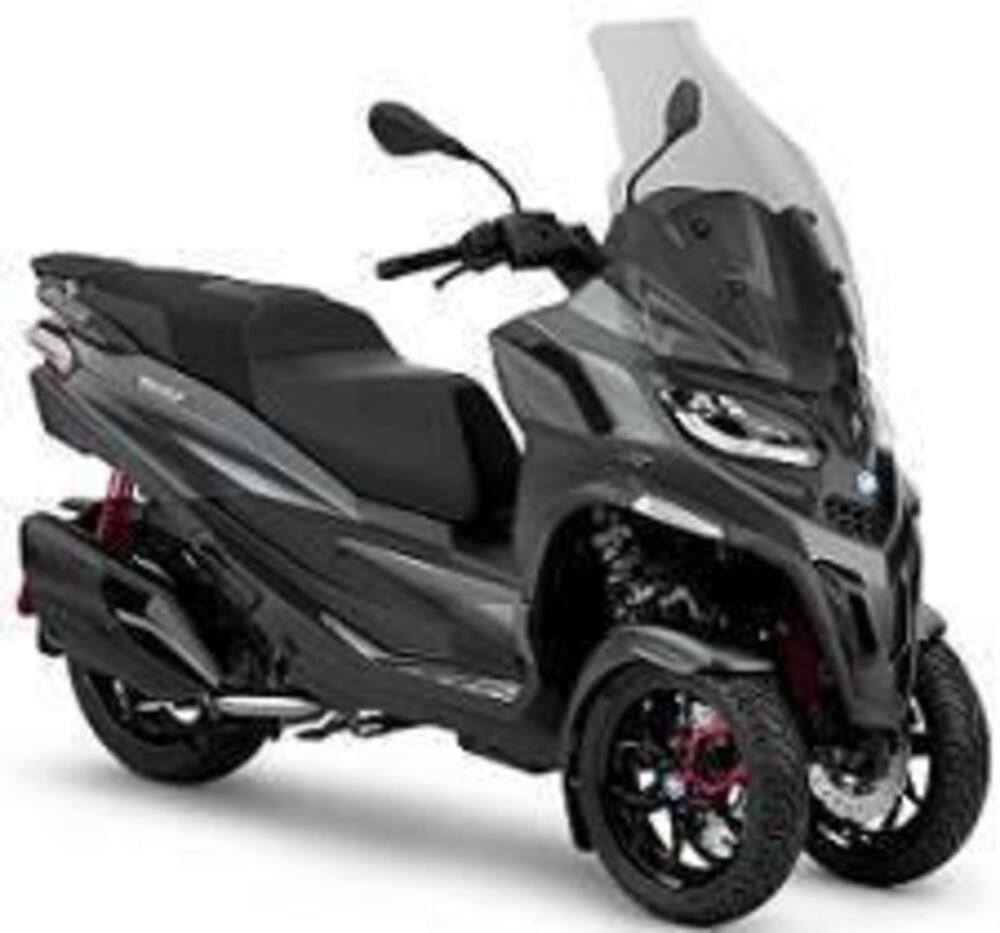Piaggio MP3 530 Hpe Exclusive (2025 - 26) (2)