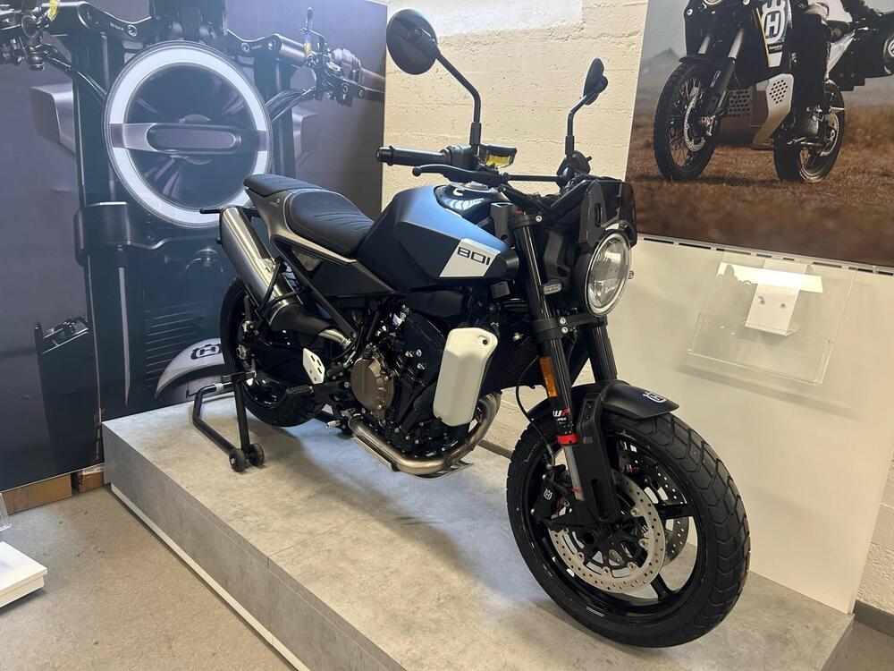 Husqvarna Svartpilen 801 (2024 - 26)