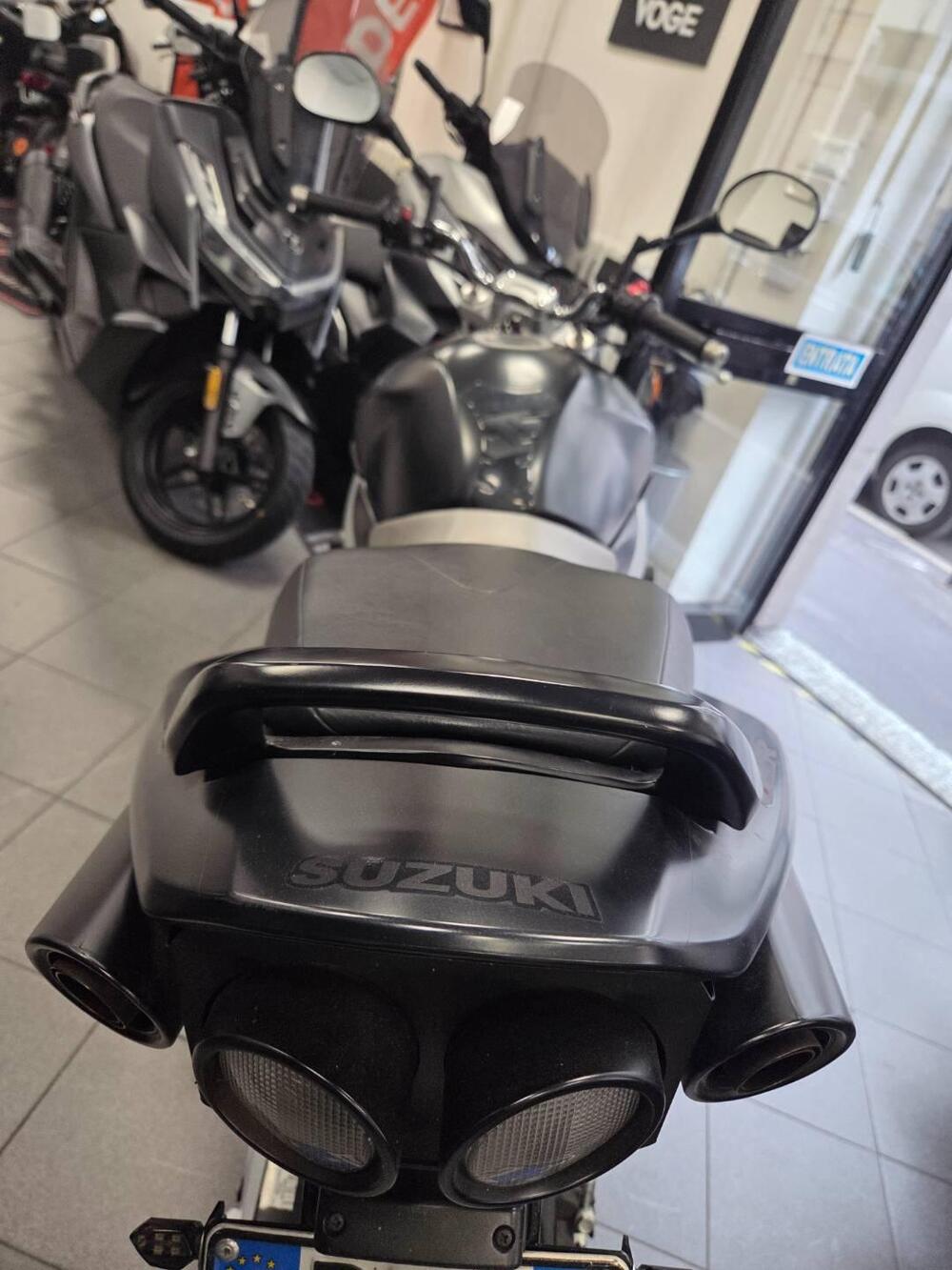 Suzuki GSR 600 (2006 - 11) (3)