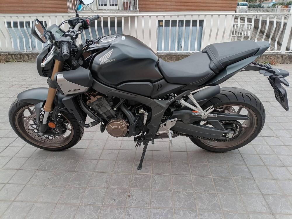 Honda CB 650 R E-Clutch (2024 - 26) (2)