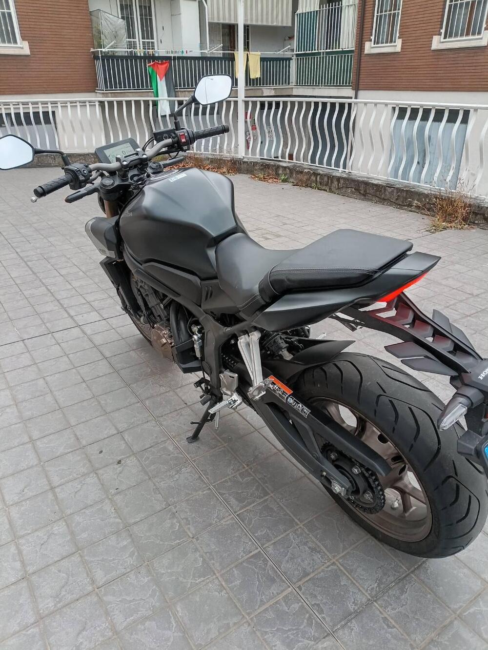 Honda CB 650 R E-Clutch (2024 - 26) (3)