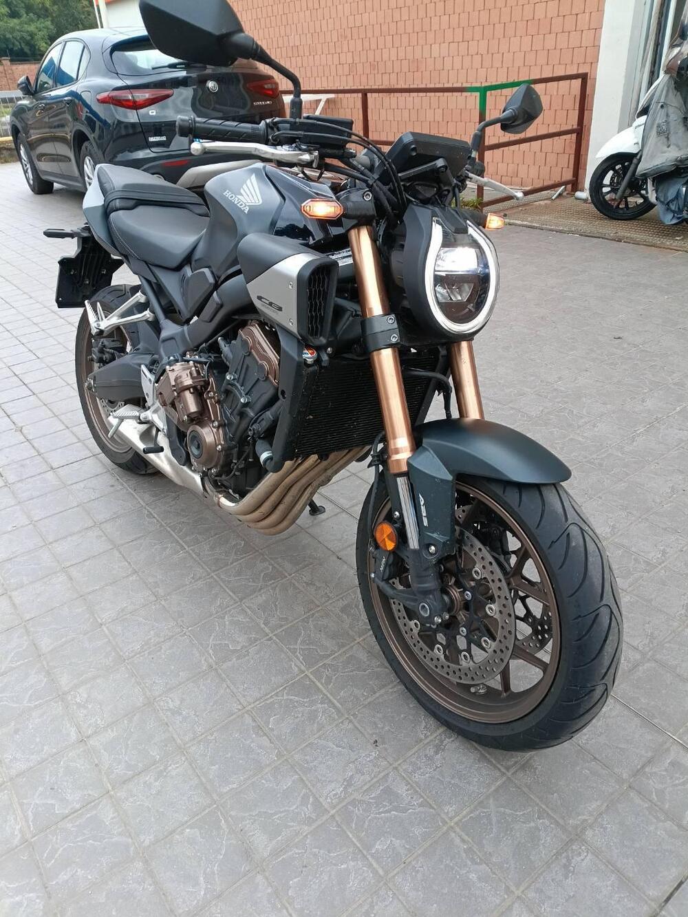 Honda CB 650 R E-Clutch (2024 - 26) (6)