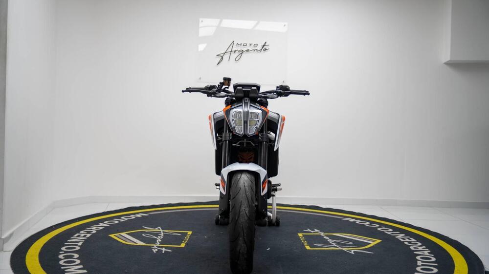 KTM 890 Duke R (2020) (9)