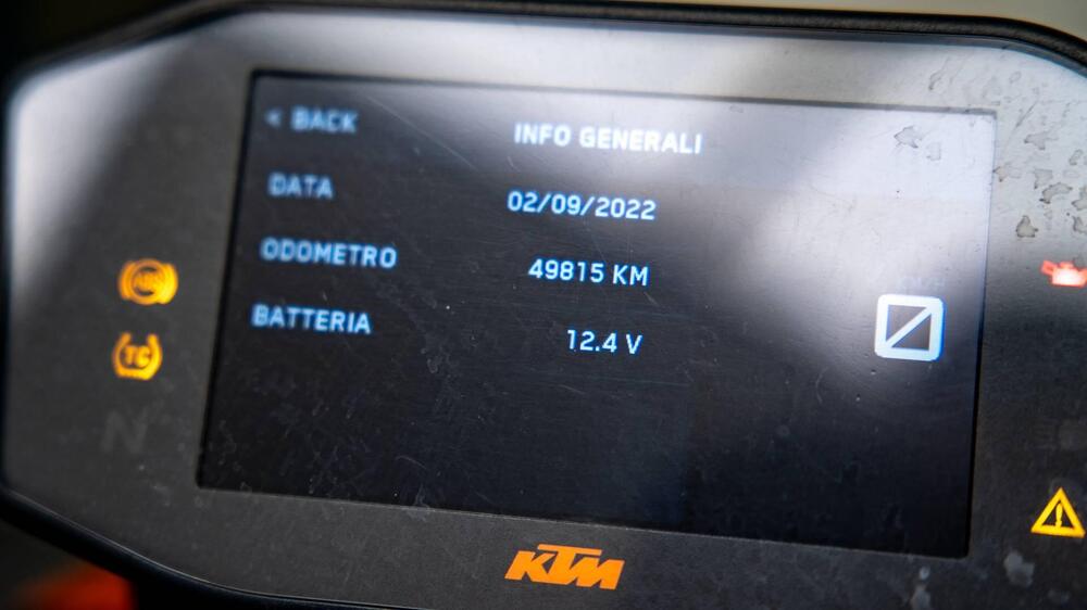 KTM 890 Duke R (2020) (20)