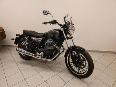 Moto Guzzi V9 Roamer (2018 - 20) usata
