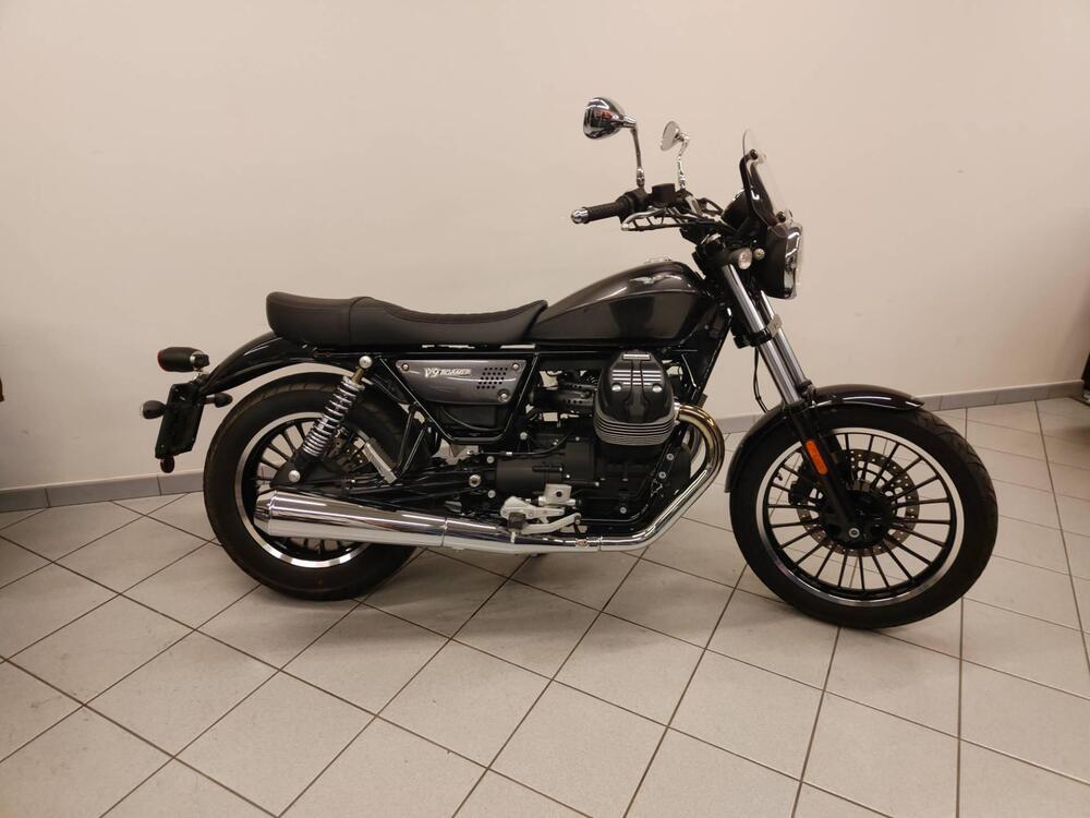 Moto Guzzi V9 Roamer (2018 - 20) (10)