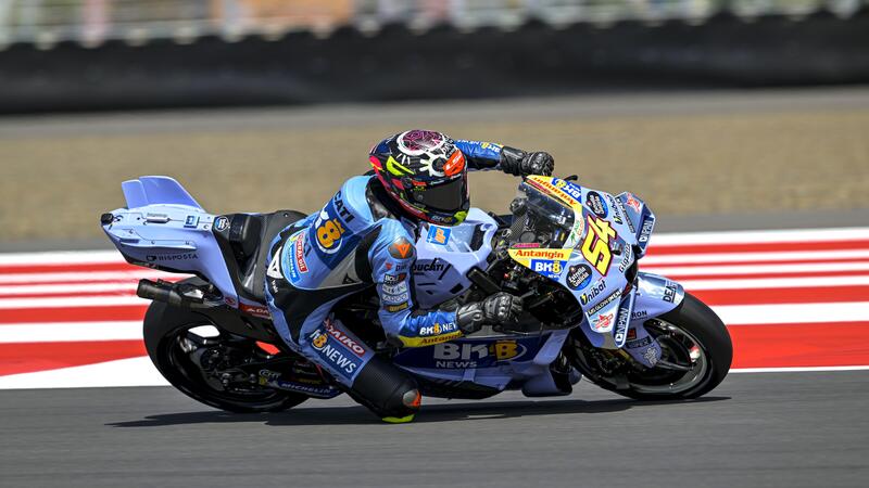 MotoGP 2025. GP dell&#039;Indonesia. Gara: vince Fermin Aldeguer davanti a Pedro Acosta. Bezzecchi e Marquez fuori dopo un incidente al via [RISULTATI]