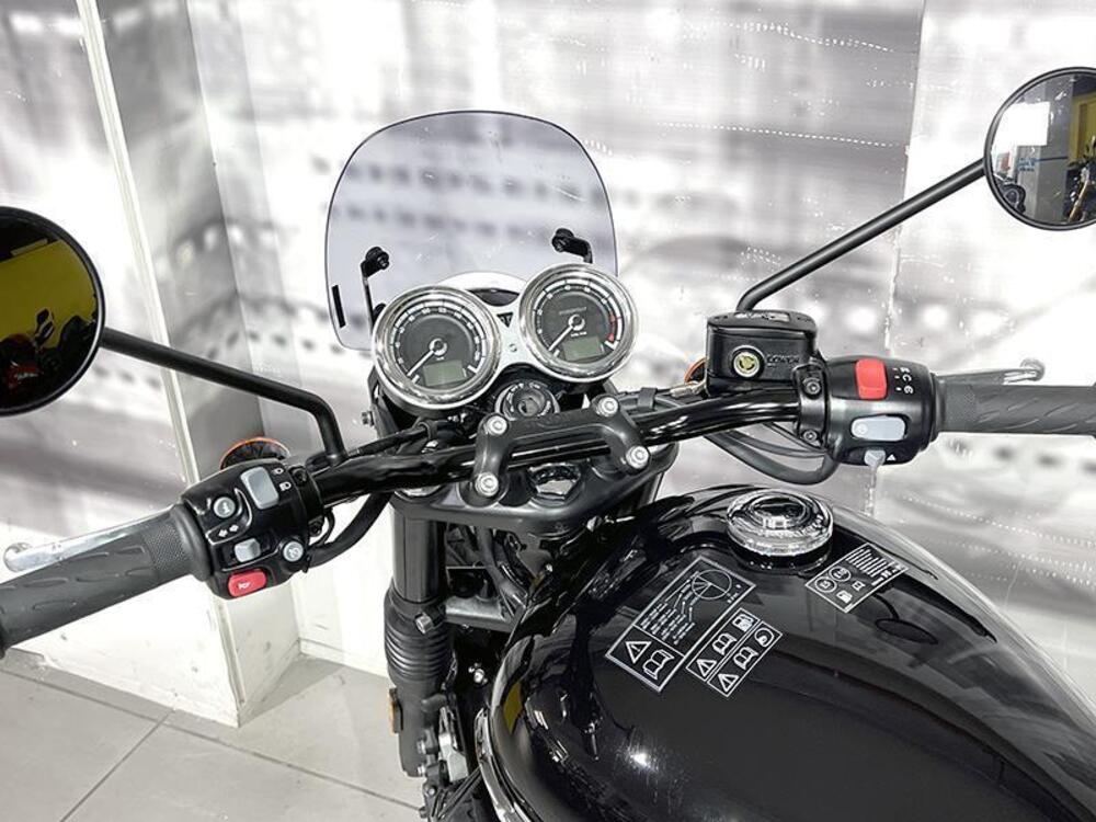Triumph Bonneville T120 Black (2021 - 25) (6)