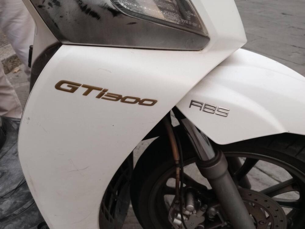 Kymco People 300i GT (2010 - 17) (4)