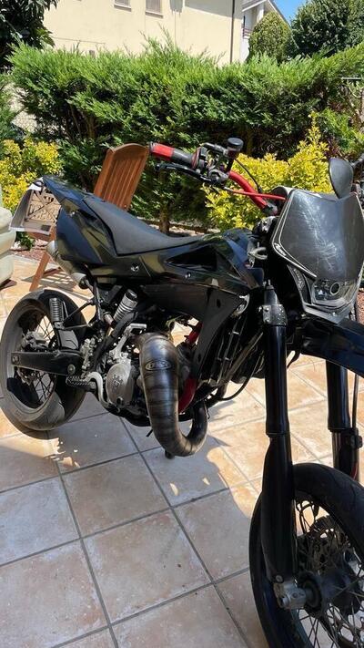 Husqvarna SM 125 (2009) usata