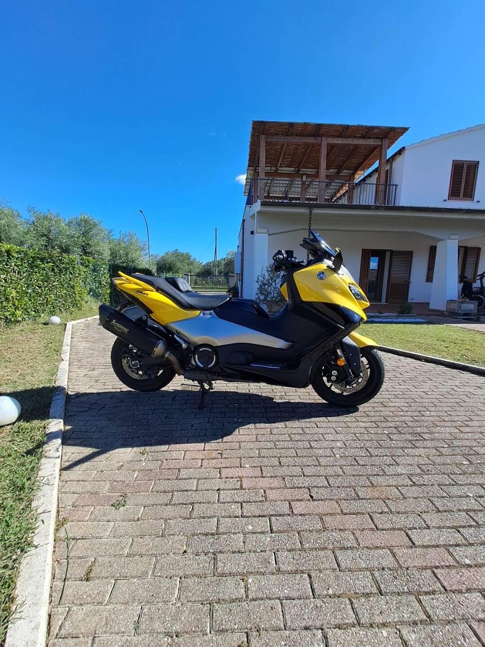 Yamaha T-Max 560 (2022 - 24) (3)