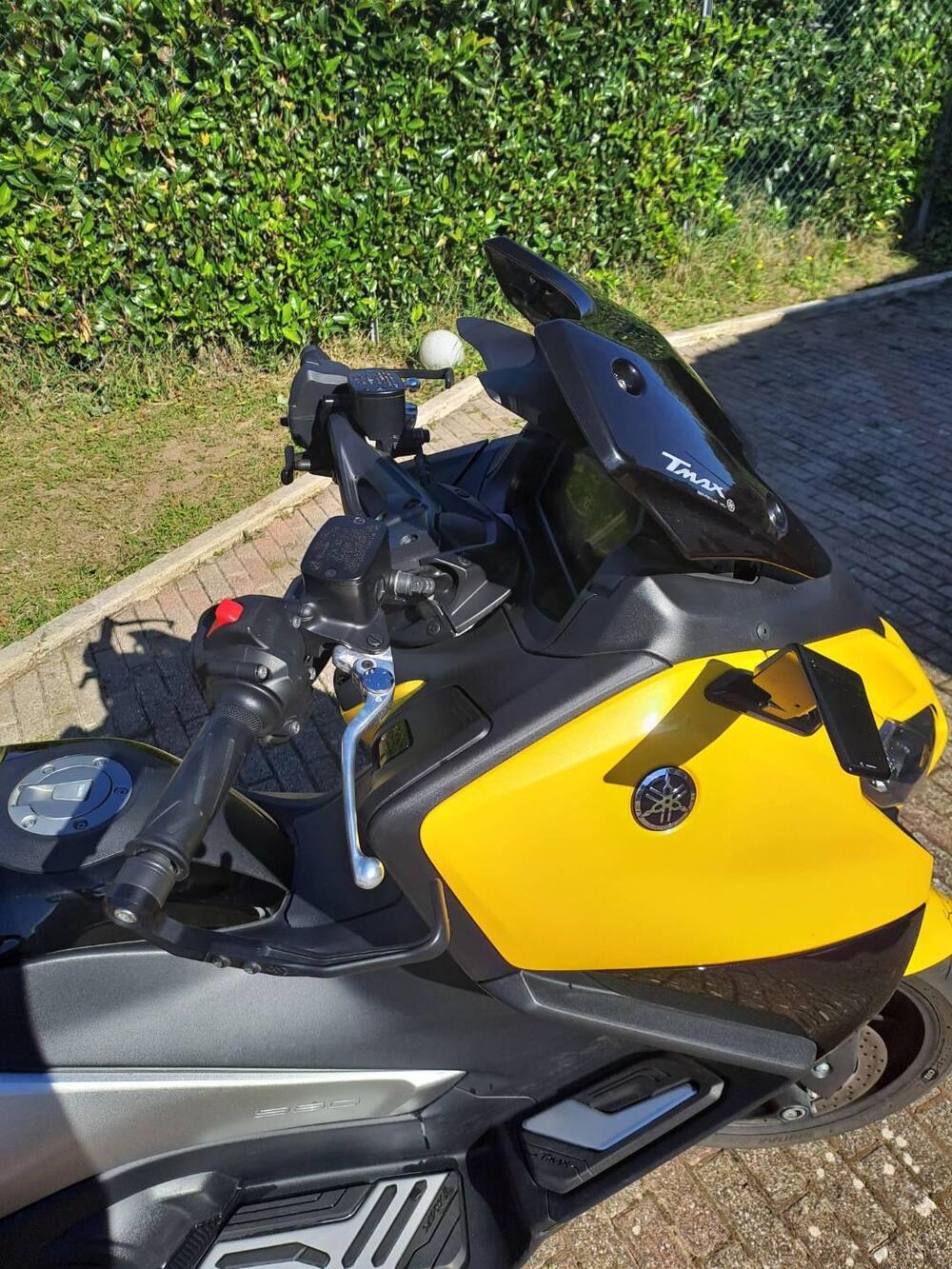 Yamaha T-Max 560 (2022 - 24) (8)
