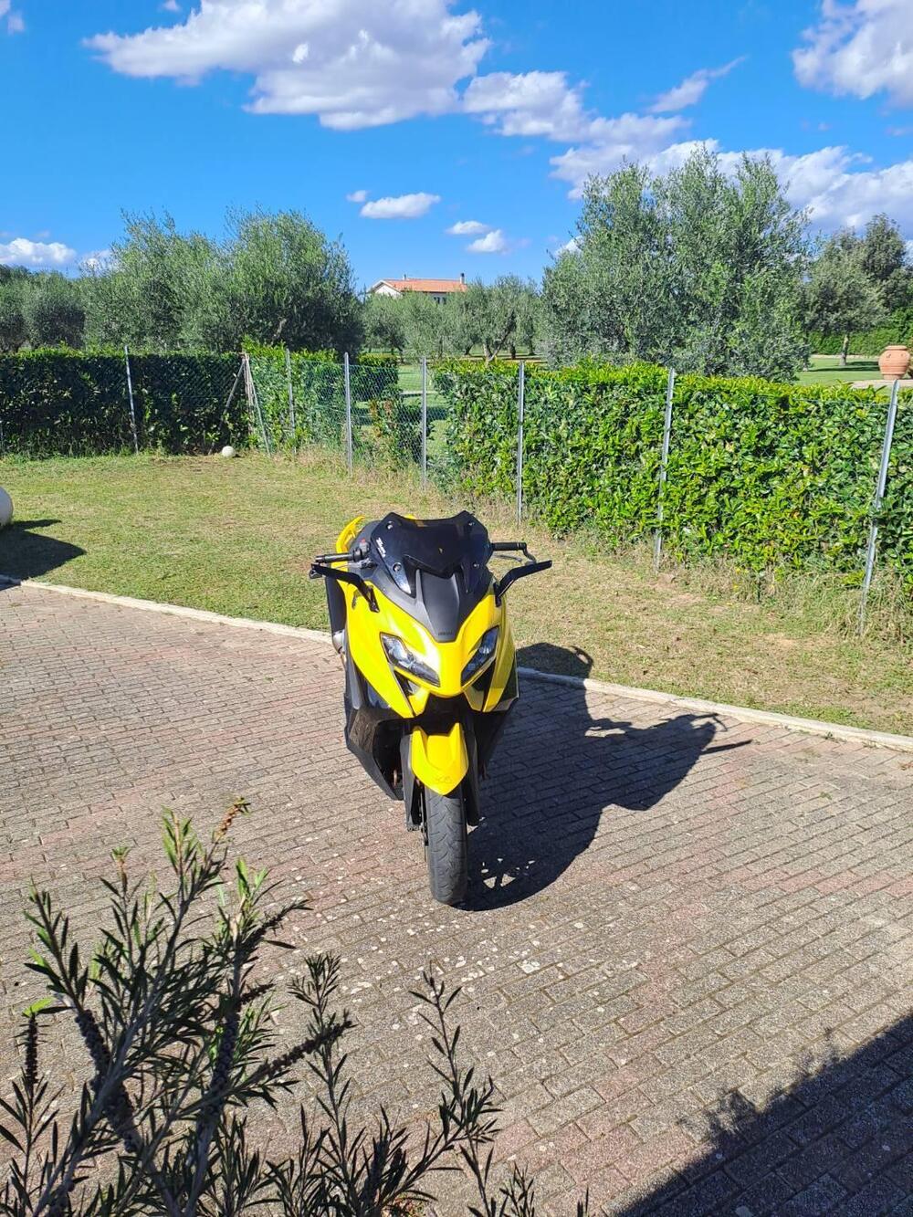 Yamaha T-Max 560 (2022 - 24) (13)