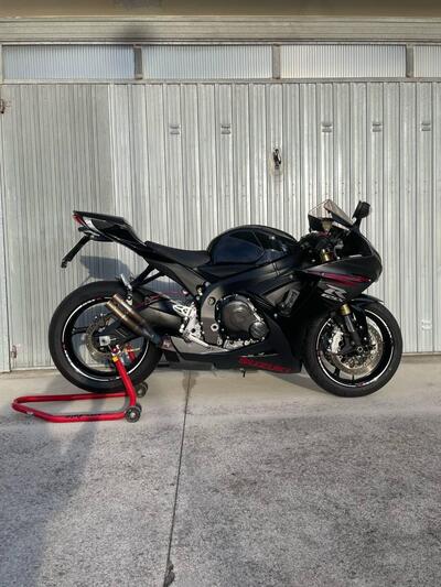 Suzuki GSX R 750 (2011 - 17) usata
