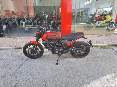 Ducati Scrambler 800 Full Throttle (2023 - 24) usata