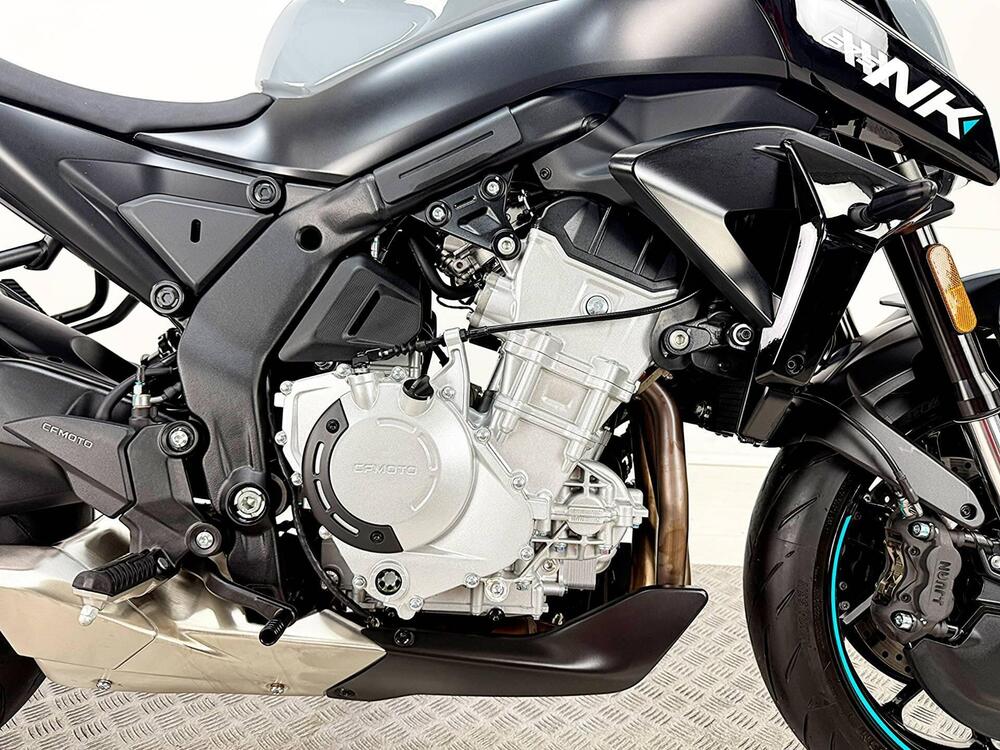 CFMOTO 675NK (2025 - 26) (8)