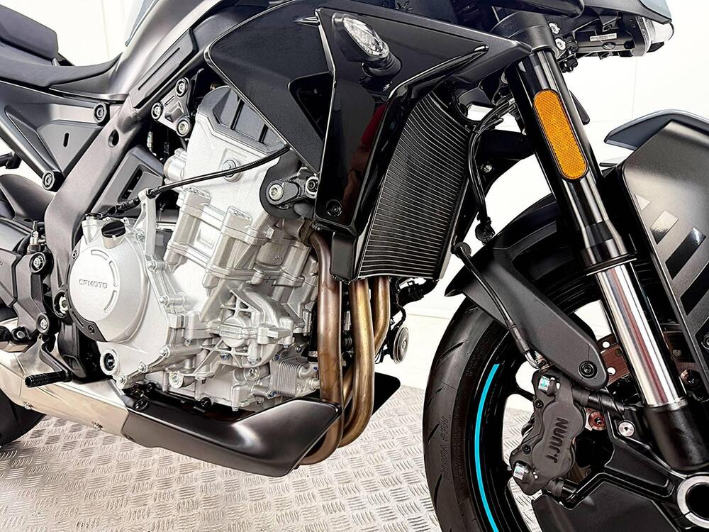 CFMOTO 675NK (2025 - 26) (9)