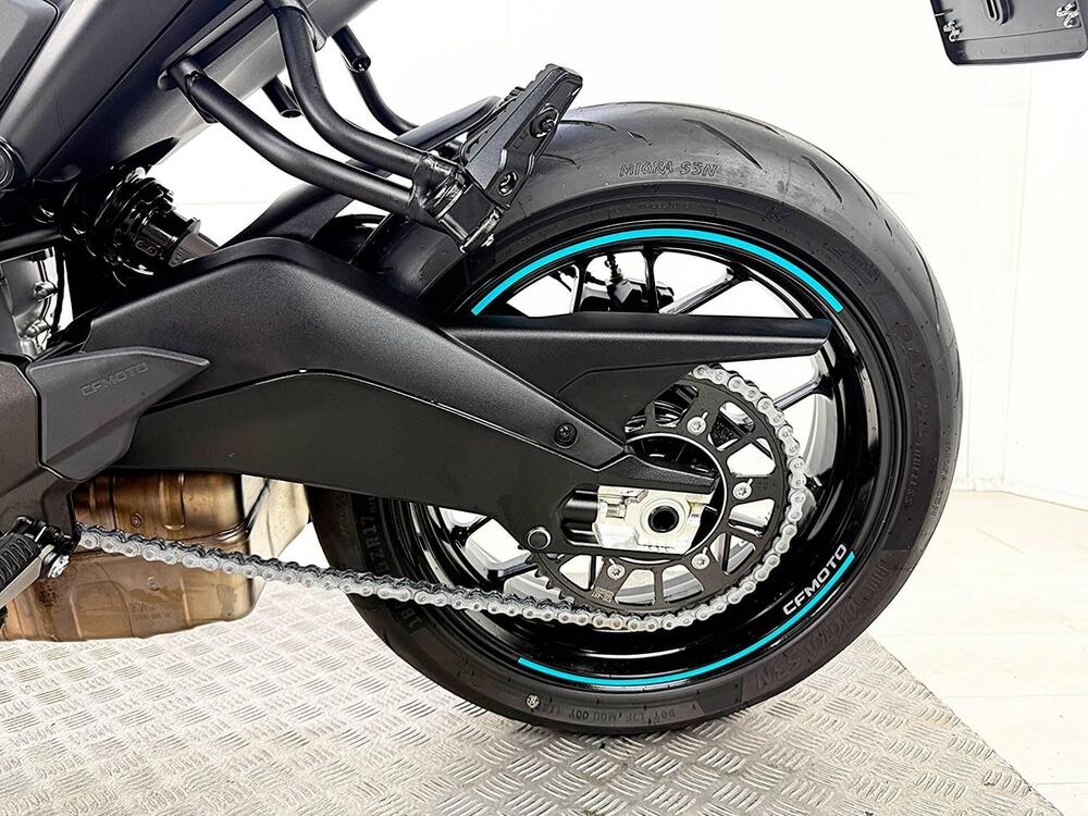 CFMOTO 675NK (2025 - 26) (18)