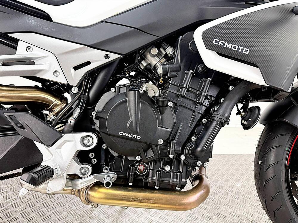 CFMOTO 800NK Advanced (2023 - 26) (8)