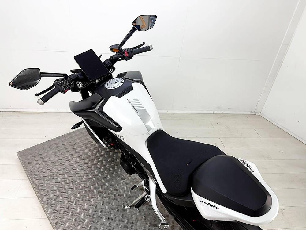 CFMOTO 800NK Advanced (2023 - 26) (17)