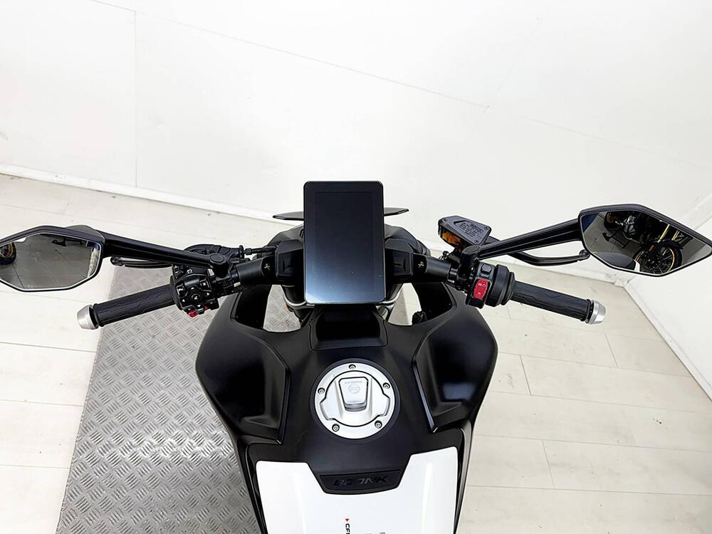 CFMOTO 800NK Advanced (2023 - 26) (18)