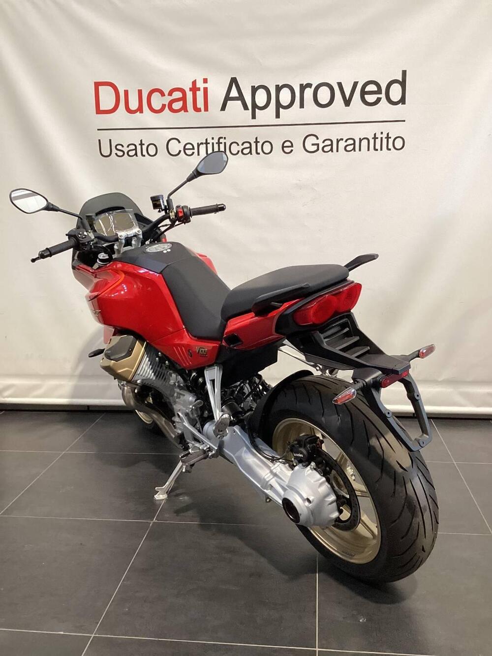 Moto Guzzi V100 Mandello (2022 - 24) (4)