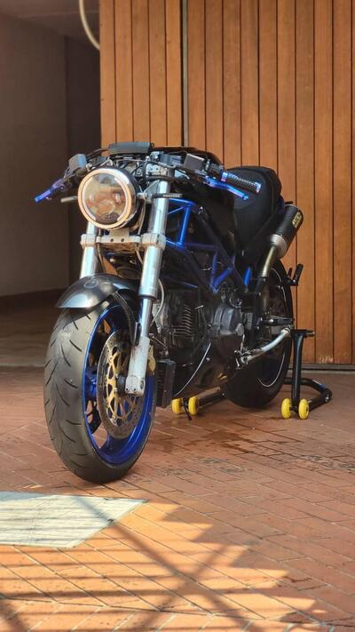 Ducati Monster 600 Dark (1998 - 01) usata