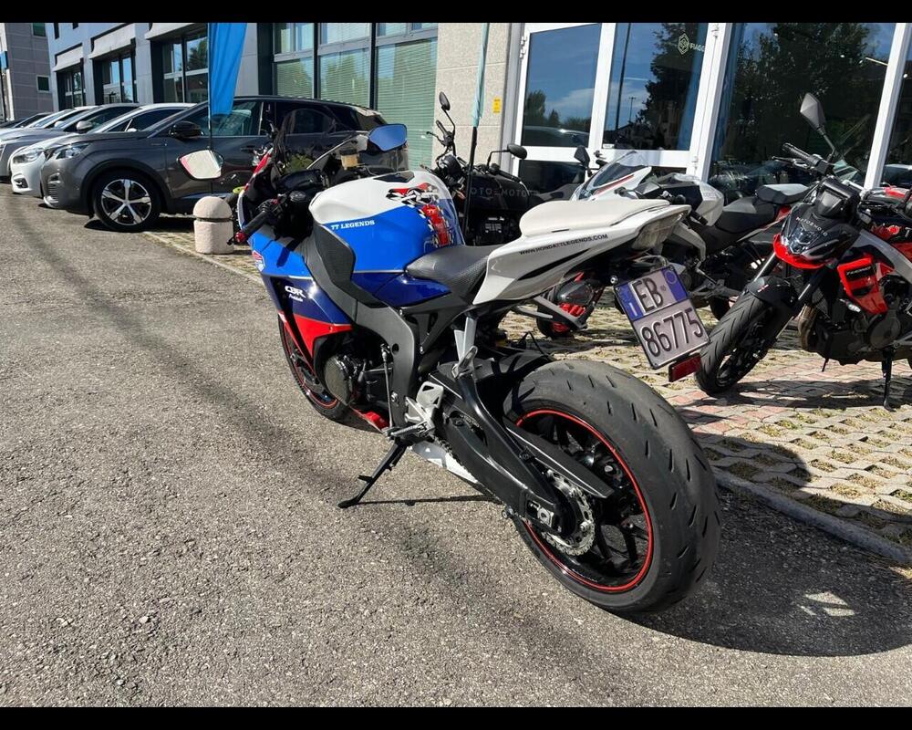 Honda CBR 1000 RR Fireblade SP (2014 - 16) (7)