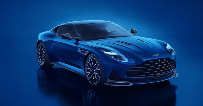 Aston Martin DB12 S: la nuova ammiraglia con il V8 bi-turbo sprigiona 700 Cv, l&#039;ingegneria britannica si spinge oltre ogni limite