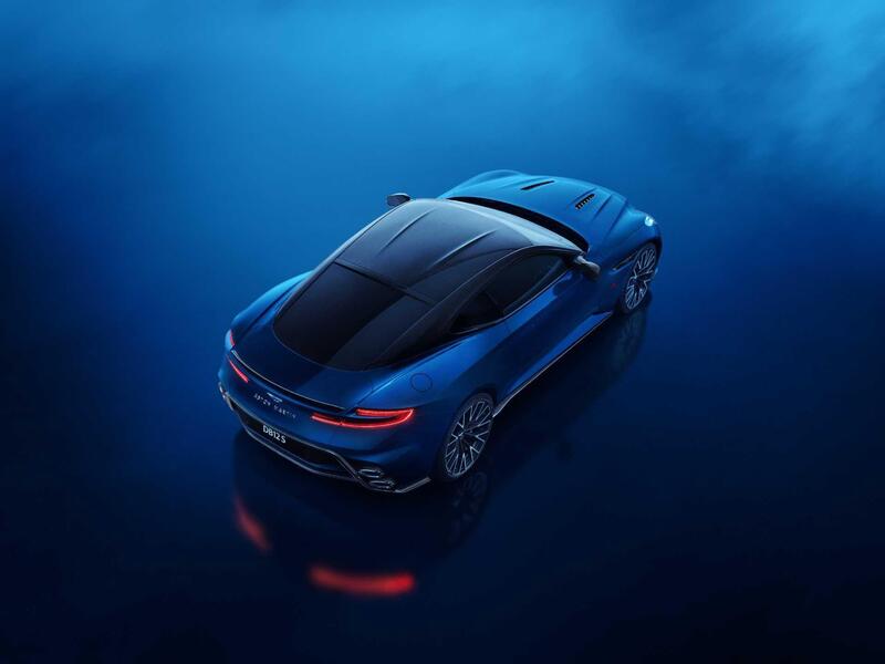 Nuova Aston Martin DB12 S