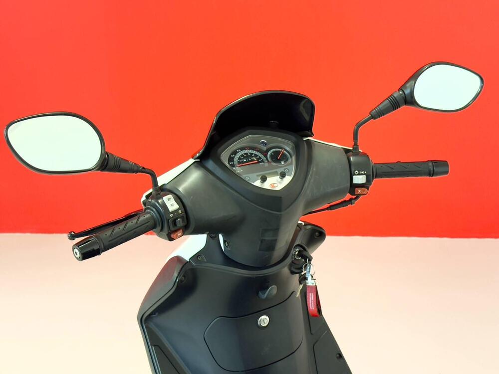 Kymco Agility 150 R16 (18)