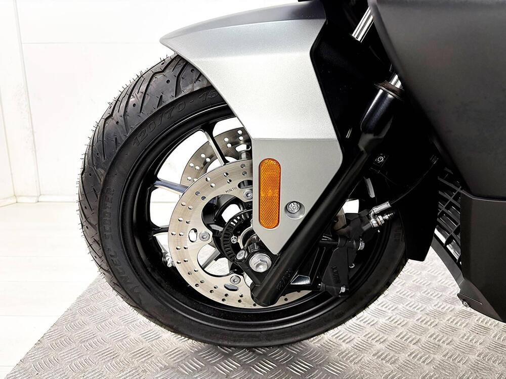 Voge Sfida SR4 MAX (2024 - 25) (19)