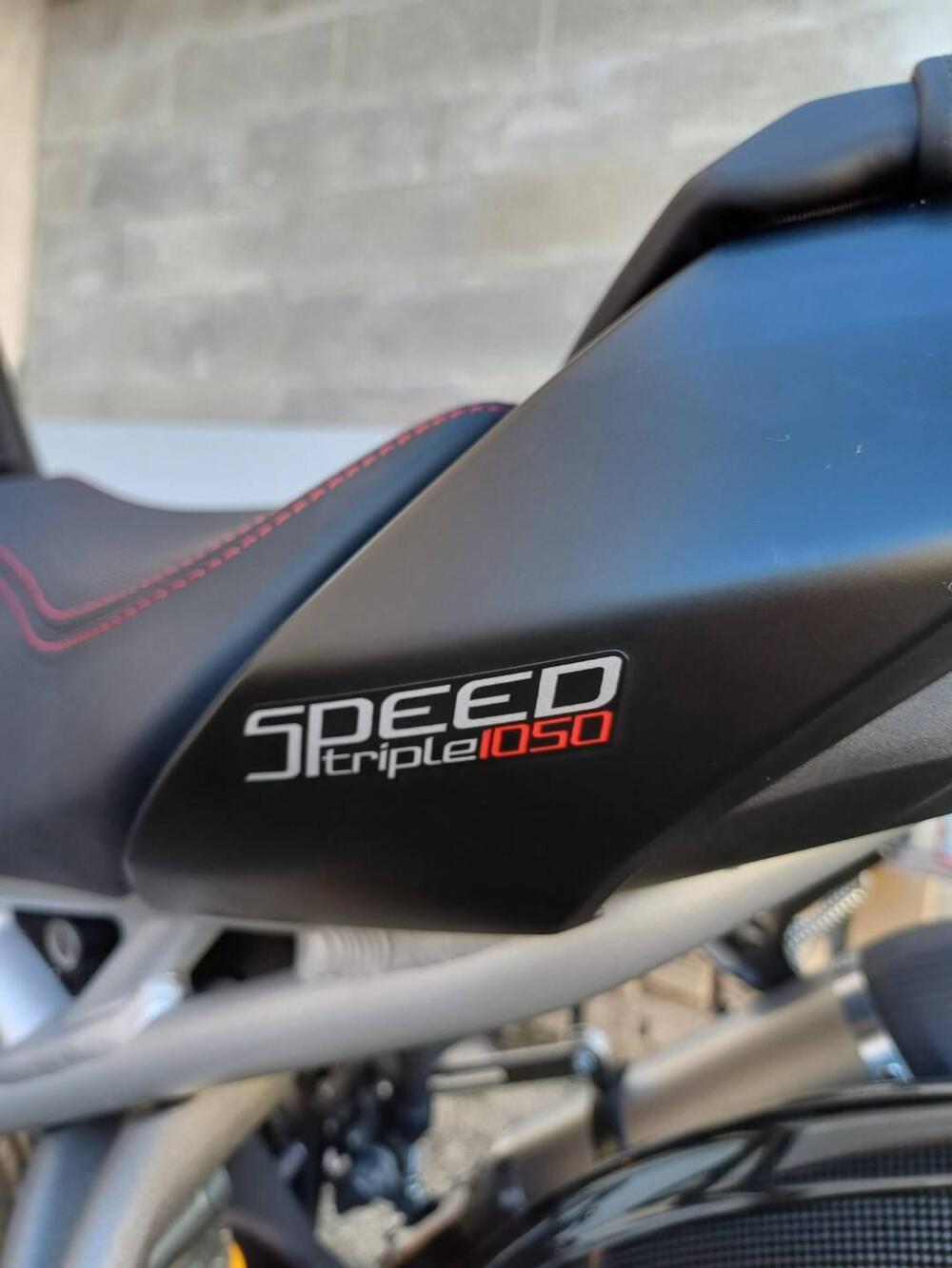 Triumph Speed Triple 1050 RS (2018 - 20) (3)