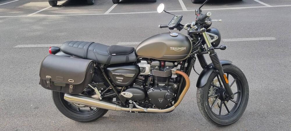 Triumph Street Twin 900 (2021 - 22) (3)