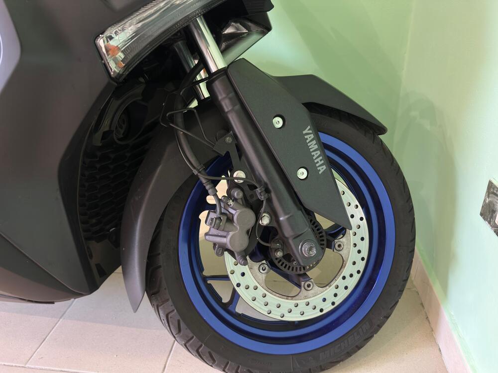 Yamaha X-Max 300 (2021 - 24) (8)