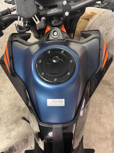 KTM 890 Duke R (2022 - 23) usata
