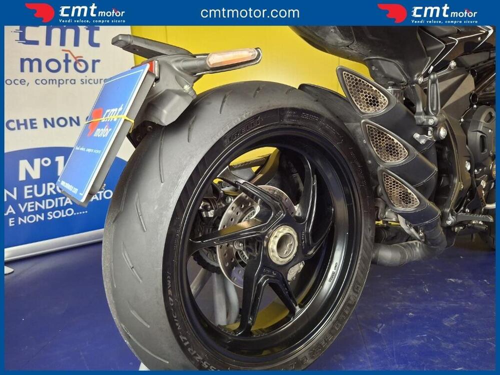 MV Agusta Brutale 800 Rosso (2021 - 23) (9)