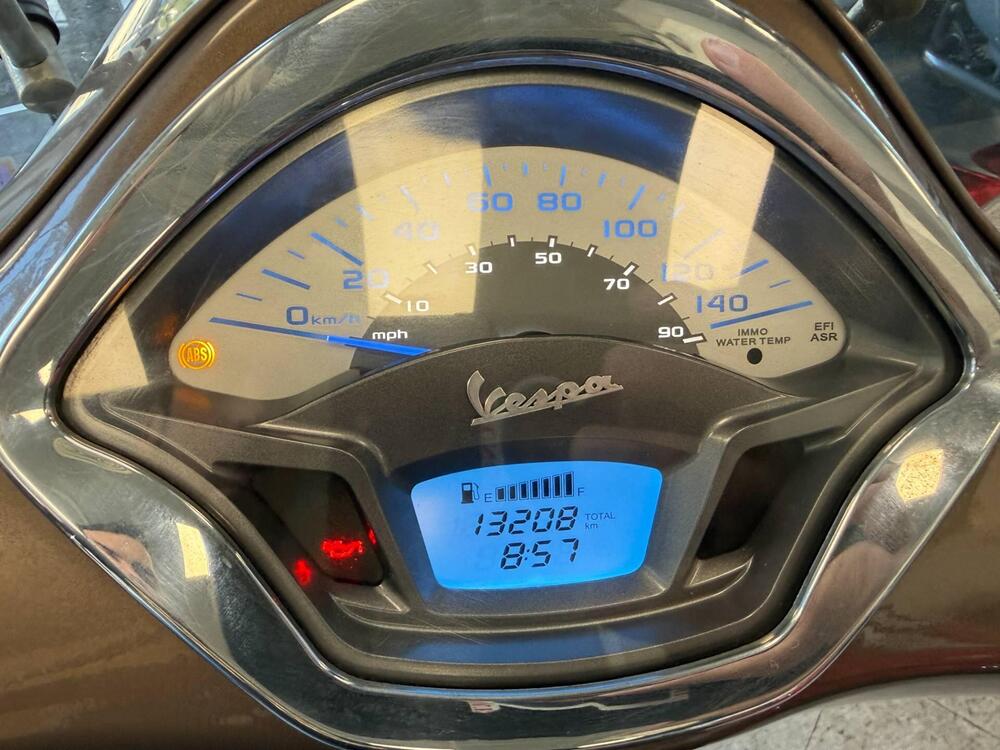Vespa GTS 300 Touring ABS (2017 - 19) (5)